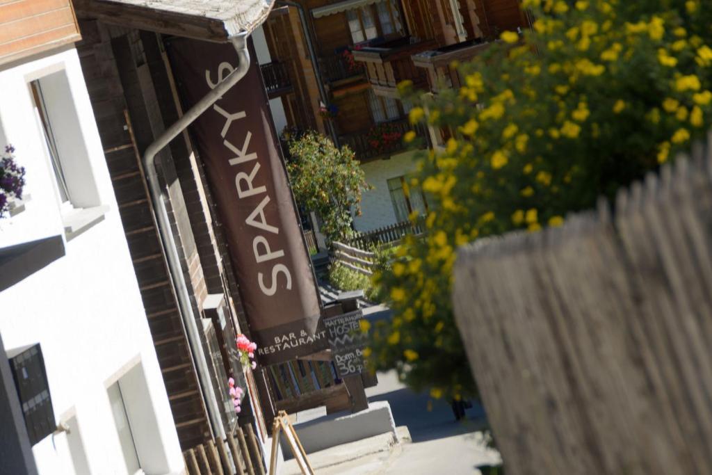 The Matterhorn Hostel Zermatt Dış mekan fotoğraf